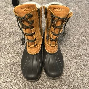 Sperry waterproof boots size 8